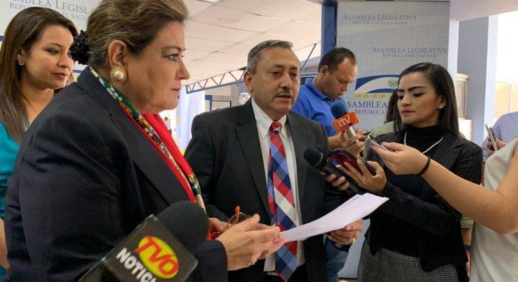 Fracción de ARENA demanda al Presidente Bukele por “dañar la reputación y valores” de su partido fraccion-de-arena-demanda-al-presidente-bukele-por-danar-la-reputacion-y-valores-de-su-partido